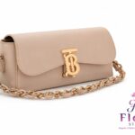 حقيبة كتف نسائية فاخرة باللون النود وسلسلة ذهبية (Burberry Style Shoulder Bag)